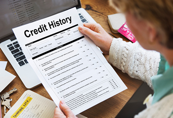 USDA loan credit requirements infographic showing minimum 580-640 credit score range, debt-to-income ratio under 41%, and 12-month clean payment history